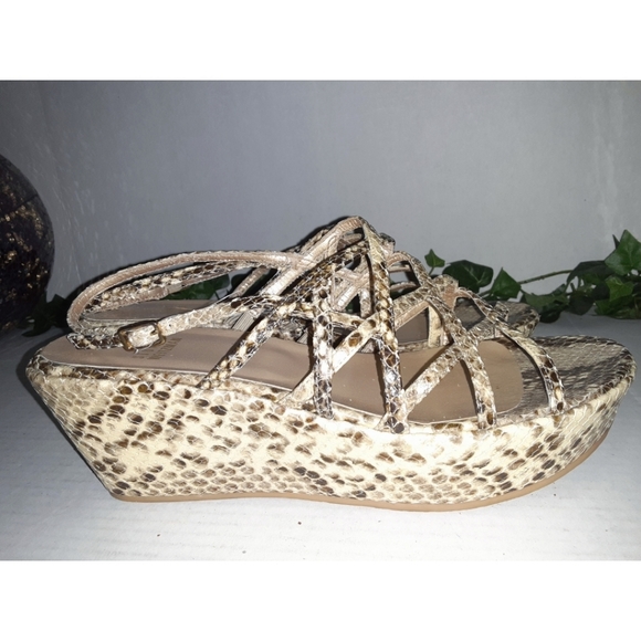 Stuart Weitzman Snake Print Strappy Slingback Wedg - Picture 6 of 16